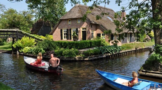 Desa Giethoorn, Belanda yang dikenal dengan 