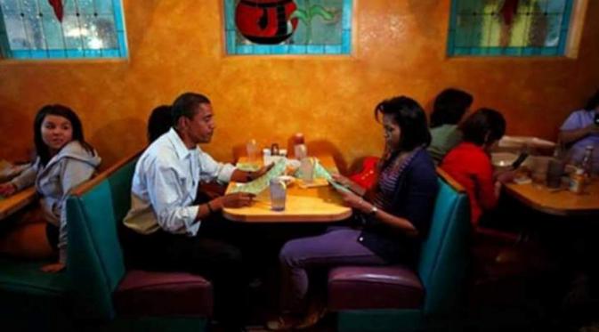 Jadi Presiden, Barack Obama Nggak Lupa untuk Tetap Romantis! (Foto: Facebook)