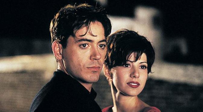Robert Downey Jr dan Marissa Tomei di film Only You (1994). foto: movpins.com