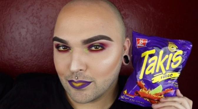 Makeup dengan contoh warna bungkus snack Takis. (via: Boredpanda.com)