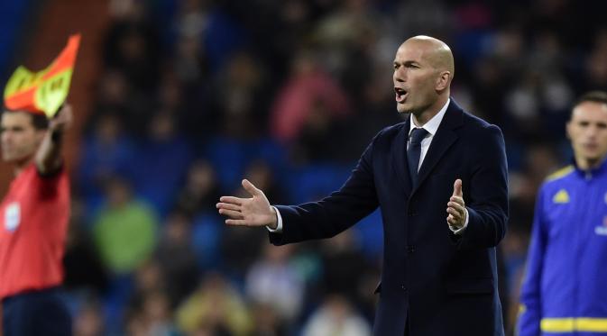 Zinedine Zidane enggan menggaransi tempat James Rodriguez / AFP