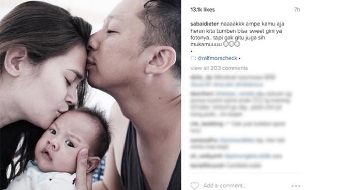 Sabai pamer kemesraan dengan keluarga kecilnya melalui Instagram pribadinya. (Instagram)