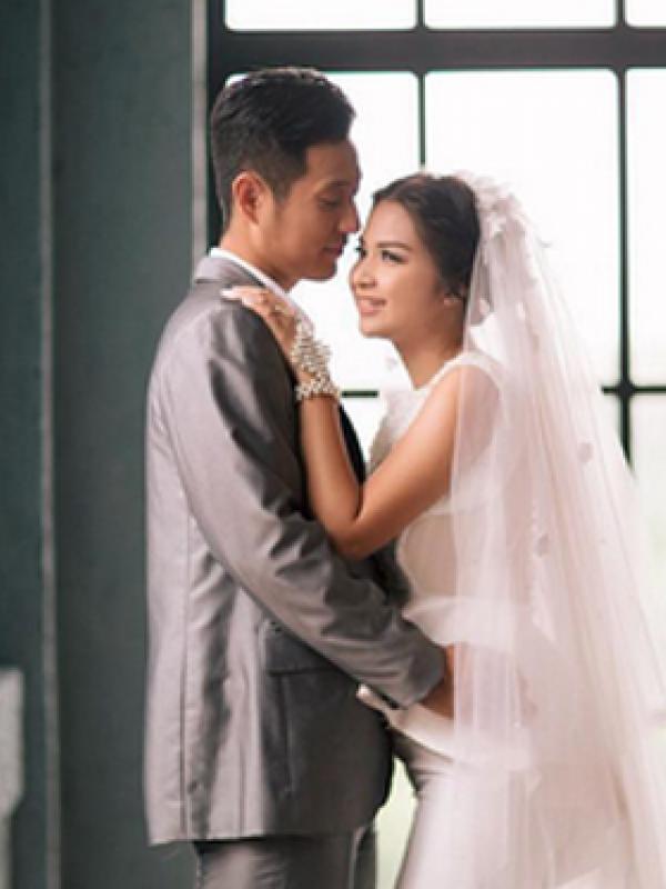 Banyak dari para nitizen yang memuji kecantikan artis kelahiran Palembang 25 tahun silam. Selain itu, pertanyaan dari nitizen tentang pernikahannya yang berbeda agama. (Instagram/@dierabachir)