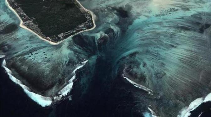 10 Air Terjun Menakjubkan di Dunia Ini  Berada Lokasi 'Aneh' (Oddee.com)