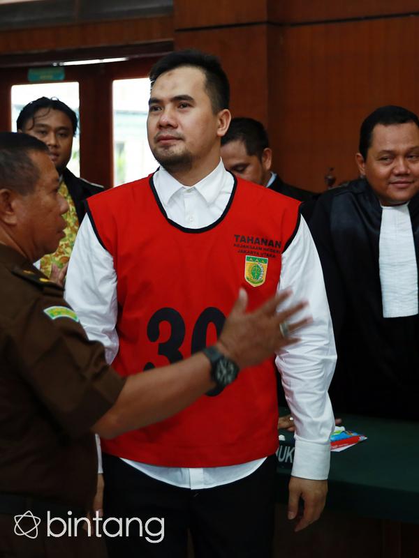 Saipul Jamil hadir dalam sidang dengan agenda keputusan sela kasus dugaan pencabulan terhadap DS digelar di Pengadilan Negeri Jakarta Utara, Senin (16/5/2016). (Deki Prayoga/Bintang.com)