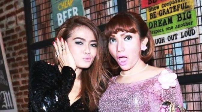 Cerita persahabatan Roro Fitria dengan sahabatnya, Sendy Mamahit