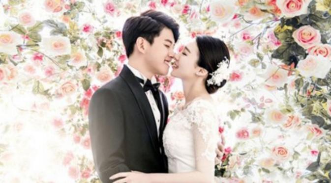 Donghoo dan istrinya (via allkpop.com)
