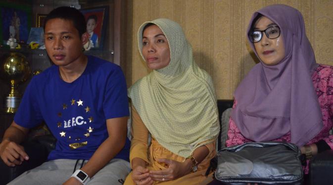 Evan Dimas memilih berpacaran didampingi keluarga agar tidak timbul fitnah. (Bola.com/Fahrizal Arnas)