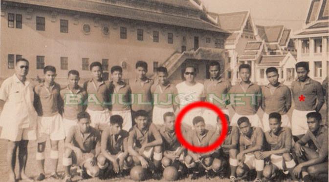 Sony Sandra, bersinar layaknya Evan Dimas saat membela Timnas Indonesia U-19 pada Piala Asia Junior 1961. (bajulijo.net)