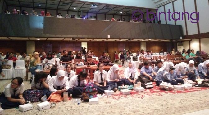Suasana diskusi bertema “Kerentanan Anak dari Kejahatan Seksual di Internet” yang diadakan di ruang Balai Agung, Balai Kota DKI Jakarta, Sabtu (21/5). (Foto: Bintang.com/Dadan Eka Permana)