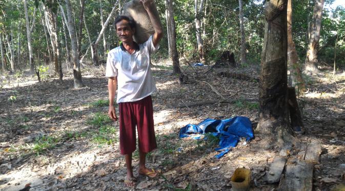 Hasan Badak, salah seorang tokoh adat suku Batin Sembilan di Kabupaten Batanghari, Jambi. (Liputan6.com/Bangun Santoso)