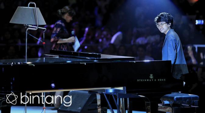Joey Alexander saat tampil di konsernya yang bertajuk 'Joey Alexander Live in Concert'. (Adrian Putra/Bintang.com)