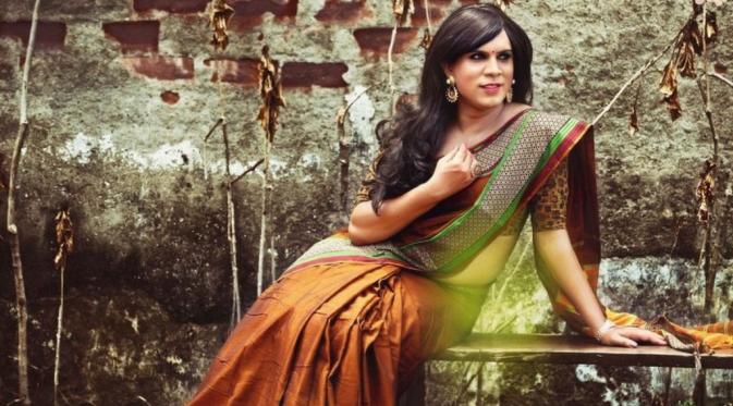Koleksi pakaian tradisional perempuan India yang disebut 'Mazhavil' atau pelangi itu didedikasikan untuk seluruh transgender di dunia (Fijoy Joseph/BBC).