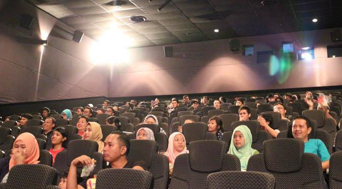 Para Cinemaholic tampak antusias mengikuti nonton bareng Battle of Mutan di CGV Blitz, Jakarta, Minggu. (22/5/2016).