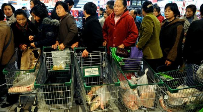 Supermarket menadadak ramai, kasirnya juga antre panjang! (Via: wired.com)