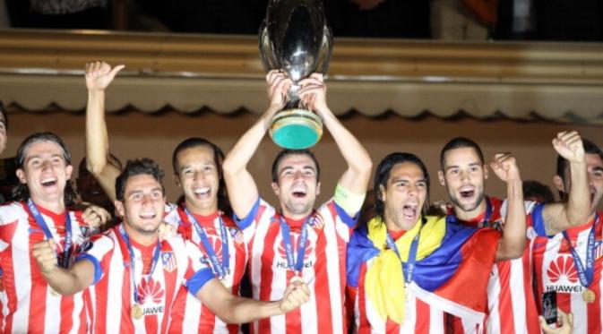Atletico Madrid meraih gelar Piala Super Eropa 2012. (AFP/Valery Hache)