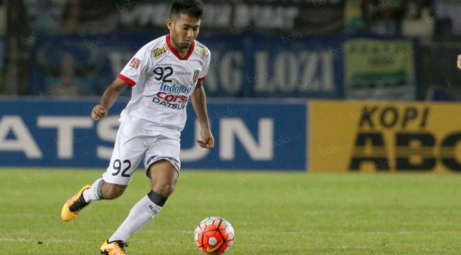 Syakir Sulaiman, yakin Bali United bisa mengalahkan Sriwijaya FC. (Bola.com/Nicklas Hanoatubun)