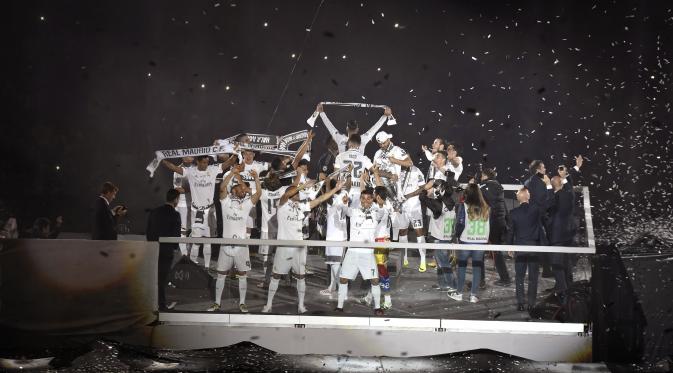 Perayaan pesta juara Real Madrid. (EPA/Peter Powell)