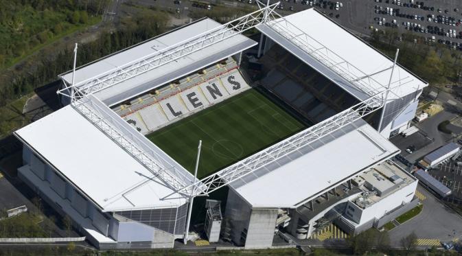 Stadion Bollaert-Delelis terletak di kota Lens, Prancis. Dibangun tahun 1933 dan mampu menampung 38.223 penonton. (AFP/EUROLUFTBILD/Robert Grahn)
