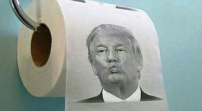 Produk kertas toilet Donald Trump muncul dengan beragam ekspresi. Tersenyum, cemberut atau marah sambil mengarahkan jarinya.(crooksandliars.com)