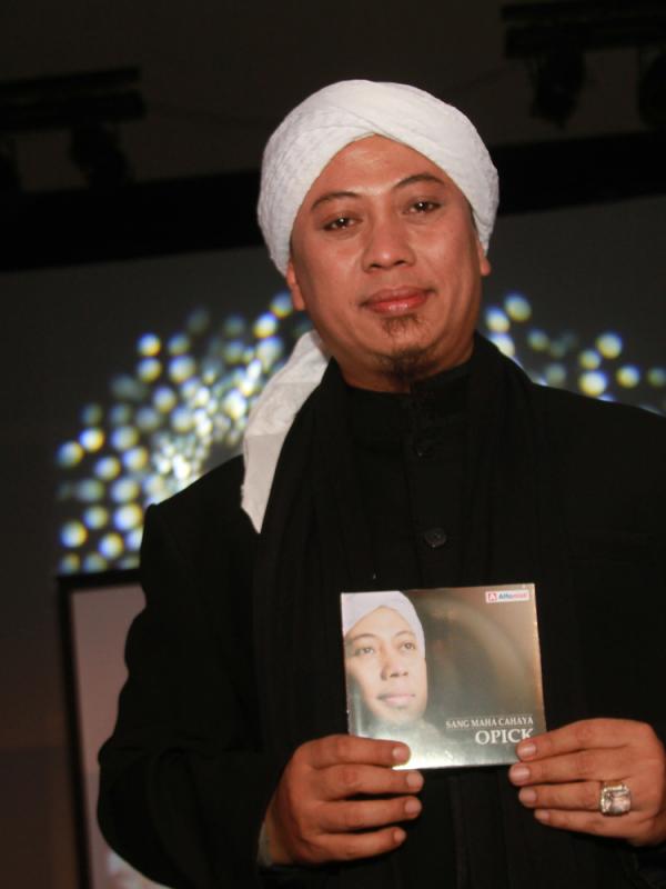 Opick rilis album baru sambut Ramadan (Altov Johar/Bintang.com)