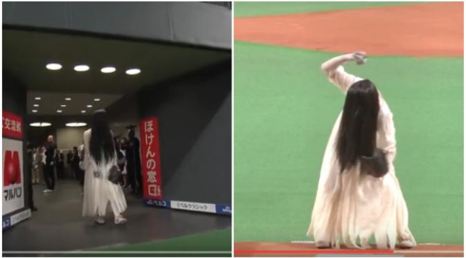 Dua perempuan horor berhadap-hadapan di tengah lapangan bisbol sehingga keduanya menjadi lelah, lalu tersungkur. (Sumber rocketnews24.com)