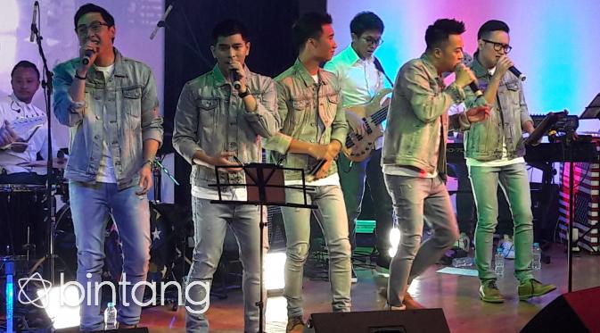 5 Romeo saat tampil di @america, Sabtu (4/6/2016). (Rammyla Firsty/Bintang.com)