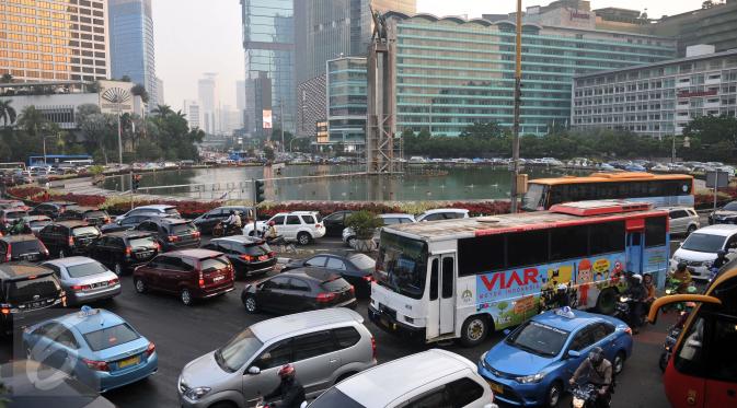 Suasana kemacetan seperti di salah satu jaalan di Jakarta inilah yang dikangeni Nadine Chandrawinata. (Liputan6.com)