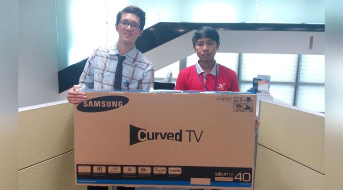Televisi Samsung Curved 40 inch dibeli konsumen dengan harga Rp 99 Ribu setelah mengikuti promo 