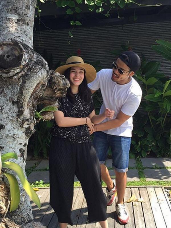 Chelsea dan Chicco saat berlibur di Bali belum lama ini. (Instagram)