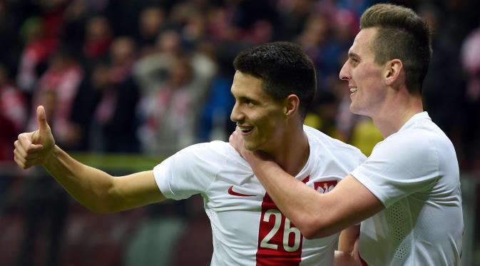 Walau masih berusia 19 tahun, Bartosz Kapustka sudah beberapa kali membela Timnas Polandia. Pemain yang masih bermain di Liga Polandia ini sudah diincar beberapa klub besar selepas Piala Eropa 2016. (AFP/Janek Skarzynski)