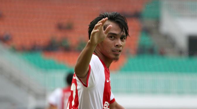 Rasyid Bakri, salah satu pemain berpengalaman membela Timnas Indonesia di skuat PSM Makassar. (Bola.com/Nicklas Hanoatubun)