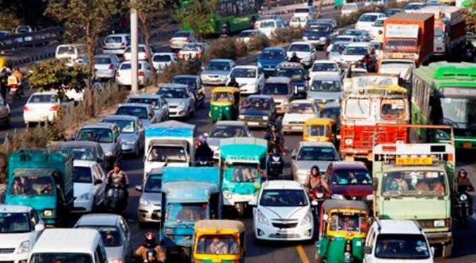 Ketidakpedulian pengguna jalan di India menjadi sorotan (Reuters)