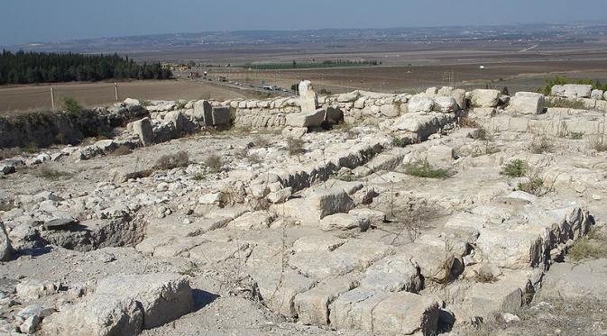 Reruntuhan Kota Tel Megiddo (Wikipedia)