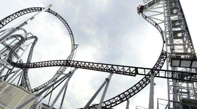 Roller Coaster tercuram di dunia 'Takabisha' di Jepang (sumber: Rocker Feller News)
