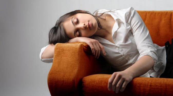 Tidur menjadi salah satu pengusir rasa jenuh yang paling pas
