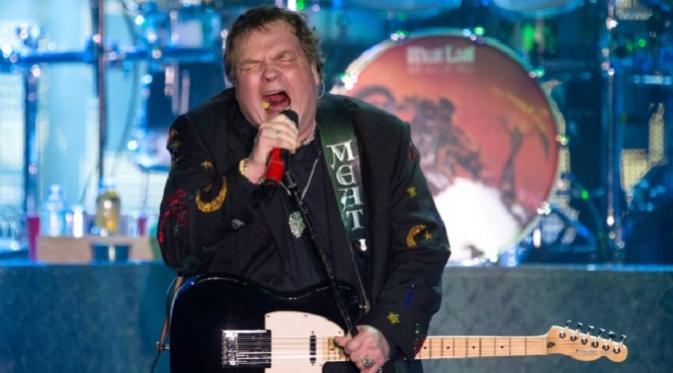 Meat Loaf tersungkur saat sedang menghibur penggemar di atas panggung