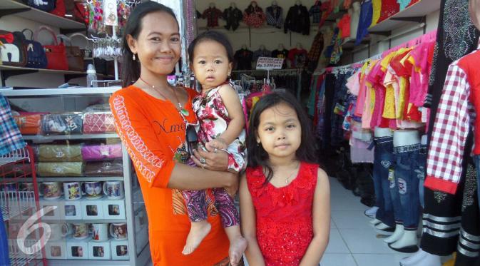 Ibunda Misca Mancung, Jacky Susilawati merasa dirinya dan dua anaknya ditelantarkan suami.  [Foto: Fachrur Rozie/Liputan6.com]