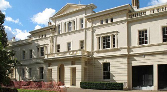 Kensington Palace Gardens. Pernah terpikirkan tentang rumah-rumah termahal sedunia? Di mana letaknya? Siapa pemiliknya? (Sumber Daily Mail)
