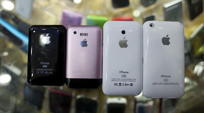 Ilustrasi iPhone palsu yang beredar di Tiongkok (Sumber:Mashable)