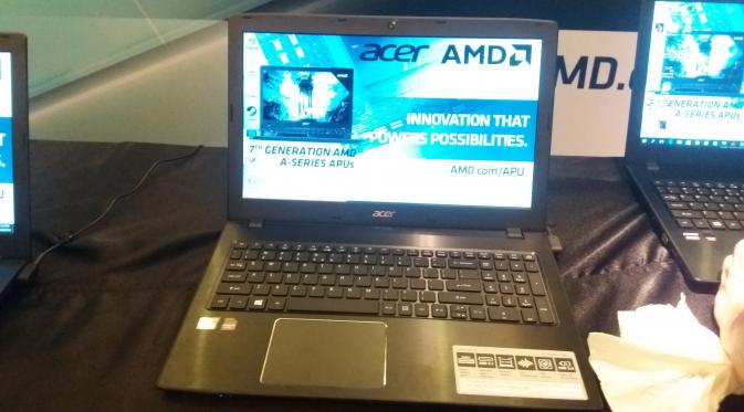 Laptop Acer Aspire E5-553G yang tersemat chip AMD APU Generasi ke-7.