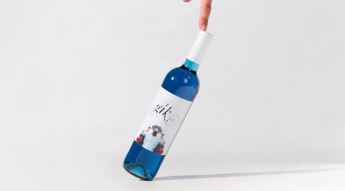 Baru, Wine Biru Diperkenalkan di Eropa. Sumber : mymodernmet.com