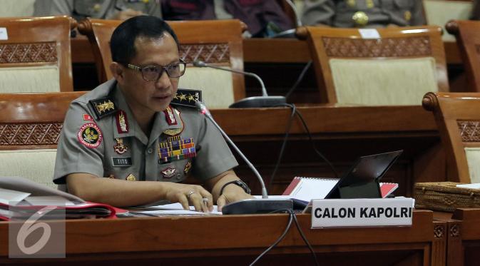Komjen (Pol) Tito Karnavian saat mengikuti Uji Kelayakan dan Kepatutan Calon Kapolri oleh Komisi III DPR, Jakarta, Kamis (23/6). (/Johan Tallo)
