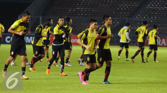 Pemain Sriwijaya FC saat berlatih. Dengan pelatih baru, mereka harus kerja keras bersiap jelang Liga 1 (Liputan6.com/Helmi Fithriansyah)