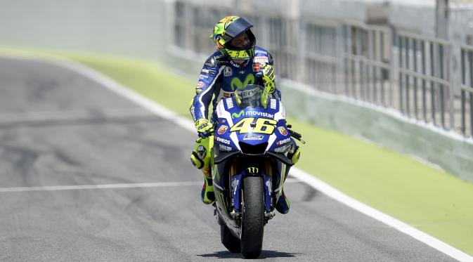 Pembalap Movistar Yamaha, Valentino Rossi. (JOSEP LAGO / AFP)