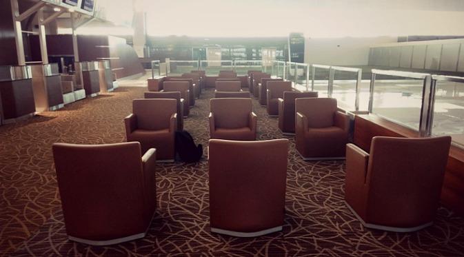 Tempat duduk menunggu pesawat Terminal 3 Bandara Soekarno Hatta