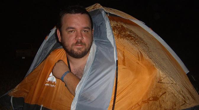 Beli tenda buat ukuran orang dewasa yang datang buat seukuran bocah. (Via: boredpanda.com)