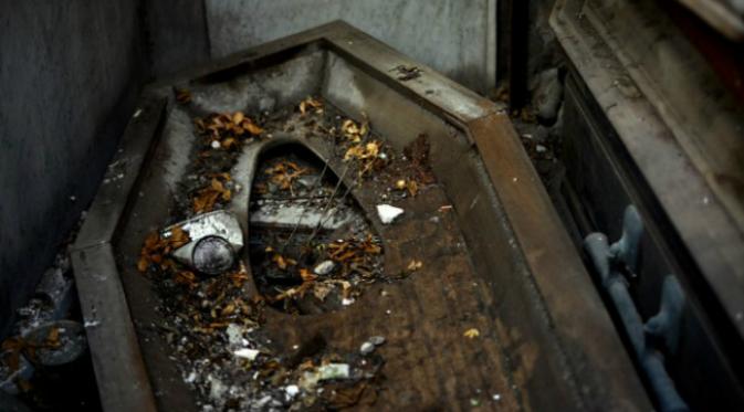 Ada cerita-cerita menyeramkan terkait dengan rumah duka dan krematorium yang dilakukan justru oleh mereka yang masih hidup. (Sumber listverse.com)
