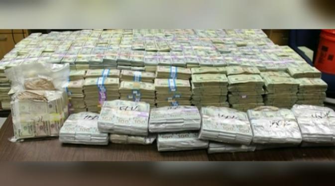 Uang tunai yang diduga jumlahnya berkisar antara $ 10 hingga 20 juta atau Rp 131,6 sampai 263,3 miliar (WSVN/CNN)