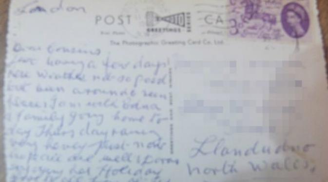 Diperlukan waktu 55 tahun 10 bulan dan 13 hari untuk mengirim sepucuk kartu pos dari Cricklewood di London ke Llandudno di Wales. (Sumber Irish Mirror)